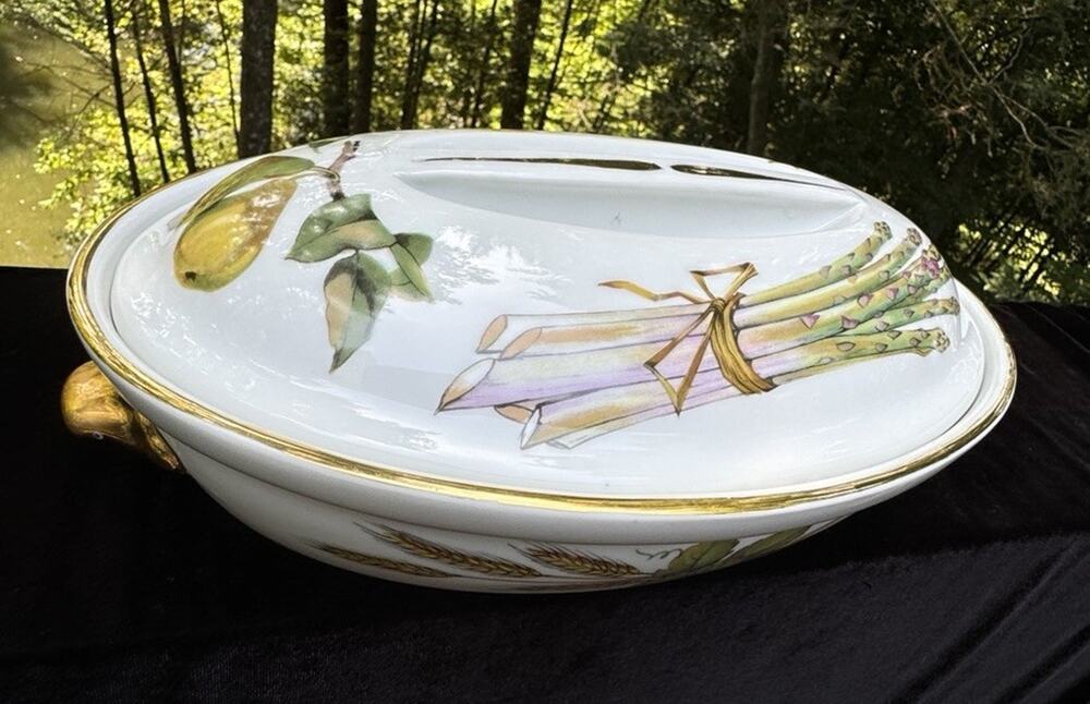 Royal Worcester Fine Porcelain 10” Oval Lidded Casserole Dish Gold Trim -4O